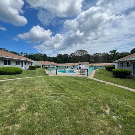 Captain'S Lodge Motel Gloucester Exterior photo